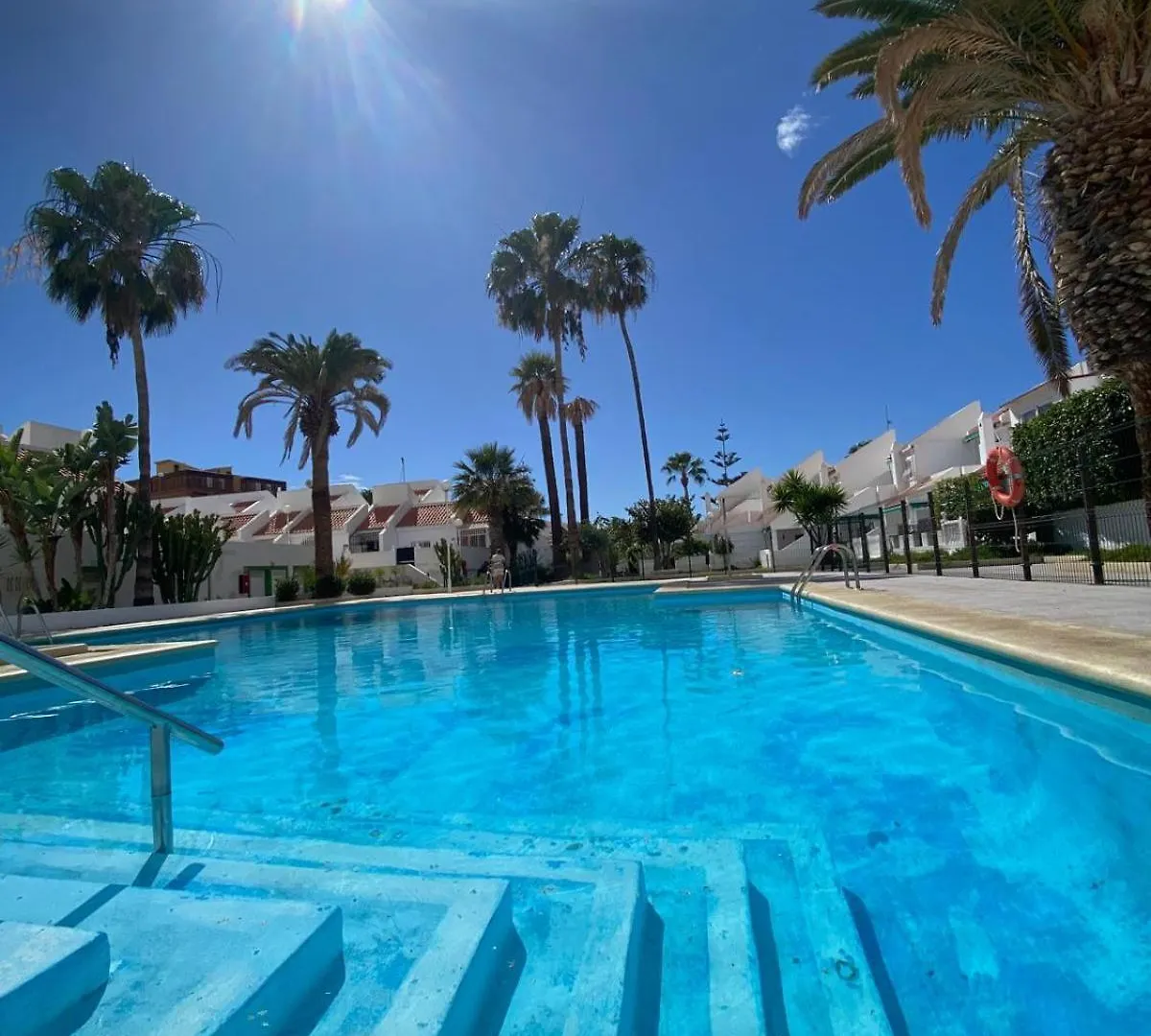 Affittacamere The Best House Tenerife Habitaciones Compartidas Costa Adeje  Spagna